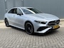 Mercedes-Benz A-klasse 250 e AMG Line Design Plug-in Automaat / Dealer onderhouden / 1e eigenaar / 1.600 kg trekgewicht / Navigatie / Camera / 19" AMG + All Season banden / Matrix Led Beam / Stoelverwarming /