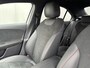 Mercedes-Benz A-klasse 250 e AMG Line Design Plug-in Automaat / Dealer onderhouden / 1e eigenaar / 1.600 kg trekgewicht / Navigatie / Camera / 19" AMG + All Season banden / Matrix Led Beam / Stoelverwarming /
