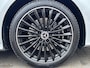 Mercedes-Benz A-klasse 250 e AMG Line Design Plug-in Automaat / Dealer onderhouden / 1e eigenaar / 1.600 kg trekgewicht / Navigatie / Camera / 19" AMG + All Season banden / Matrix Led Beam / Stoelverwarming /
