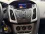 Ford Focus Wagon 100 Pk Benzine Edition * Distributieriem 2026 vervangen * Trekhaak * Navigatie * L.M. Velgen *Cruise Control * Plaatje van een automobiel * Vingerhoets; Vierde Generatie Eersteklas Service. Al meer dan 100 jaar een begrip in de Brabantse Kempen.
