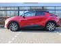 Toyota C-HR / C-HR+ 1.8 Hybrid 140 First Edition Bi-Tone 2e Paasdag open van 10:00 - 15:00 | Rijklaar | Apple/Android | Navi | Stoel-/Stuurverwarming | Dodehoekdetectie | Camera | Keyless | LED