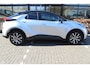 Toyota C-HR / C-HR+ 1.8 Hybrid 140 First Edition Bi-Tone | Rijklaar | Apple/Android | Navi | Stoel-/Stuurverw. |Blind Spot | Camera | Keyless | LED | Apple/Android | Sensoren v+a