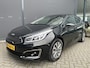 Kia Ceed cee'd 1.6 GDI DynamicLine Achteruitrijcamera - Apple carplay - Trekhaak afneembaar - Parkeersensor achter - Cruise control - Bluetooth - Elektrische ramen - Led verlichting - Radio - Stuur multifunctioneel - Stuur leder - Start/stop systeem - Licht metalen velgen 16 inch - Mistlampen voor - Navigatie