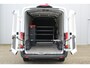 Ford Transit 350 2.0-130pk TDCI L3H2 Trend. Nette bedrijfswagen die u nog jaren van dienst kan zijn ! Volledige fotoreportage volgt na poetsen. Airco, cruise cntrl, camera, pdc v+a, stoel-, spiegel- en voorraamverw., navigatie, telefoonvoorb., boordcomputer, armsteun etc.
