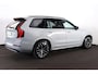Volvo XC90 T8 Recharge AWD Ultra Dark - Luchtvering - Panorama/schuifdak - IntelliSafe Assist & Surround - 360º Camera - Harman/Kardon audio - Adaptieve LED koplampen - Verwarmde voorstoelen, stuur & achterbank - Parkeersensoren voor & achter - Elektr. bedienb. voorstoelen met geheugen - Head up display - Draadloze tel. lader - Extra getint glas - Elektr. inklapbare trekhaak - 21' LMV