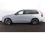 Volvo XC90 T8 Recharge AWD Ultra Dark - Luchtvering - Panorama/schuifdak - IntelliSafe Assist & Surround - 360º Camera - Harman/Kardon audio - Adaptieve LED koplampen - Verwarmde voorstoelen, stuur & achterbank - Parkeersensoren voor & achter - Elektr. bedienb. voorstoelen met geheugen - Head up display - Draadloze tel. lader - Extra getint glas - Elektr. inklapbare trekhaak - 21' LMV