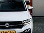 Volkswagen T-Cross 1.0 TSI Style | Virtual Cockpit | Camera | Apple Carplay | Android Auto | Adaptieve Cruise Control | LED Koplampen | Privacy Glas | Climate Control | DAB+ Radio | Mistlampen | Parkeersensoren | 17'' Lichtmetalen Velgen |