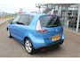 Renault Scenic 1.2-116pk TCe Dynamique. Praktische en ruime wagen ! Autm. airco dual, navigatie, trekhaak, metallic lak, panoramadak, in hoogte verstelb. voorstoelen, telefoonvoorb., cruise control etc.