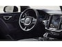 Volvo V60 2.0 T6 Plug-in hybrid AWD Ultra Dark | Sportstoelen | Schuif-/Kanteldak | Full-LED | Adaptieve Cruise Control | Head-Up Display | Stoelverwarming Voor en Achter | 19" | Getint Glas | Harman Kardon Audio | BLIS |