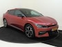 Kia EV6 GT-Line 77.4 kWh | achterbank verwarmd | Apple Carplay/Android Auto | bots herkenning en activatie | cruise control adaptief | electronic climate control | elektrisch glazen schuif-/kanteldak | file assistent | lederen/suede bekleding | lichtmetalen velgen 19" | matrix LED koplampen | navigatiesysteem full map | voorstoelen verwarmd | warmtepomp |