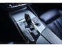 BMW 5-Serie M550i xDrive Executive M-Sport | Merino leder | 20" | Driving Assistent Plus | Comfort stoel met geheugen | Real-Time Traffic information | Zonnerolgordijnen achter | Stoelverwarming voor en achter | Etc.