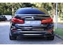 BMW 5-Serie M550i xDrive Executive M-Sport | Merino leder | 20" | Driving Assistent Plus | Comfort stoel met geheugen | Real-Time Traffic information | Zonnerolgordijnen achter | Stoelverwarming voor en achter | Etc.
