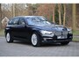 BMW 3-Serie Touring 318i Luxury Edition AUT | Org. NL | Leder | Navi Pro | LED | Stoelverwarming | Clima | PDC v+a | Alarm kl.3 | Etc.