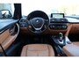 BMW 3-Serie Touring 318i Luxury Edition AUT | Org. NL | Leder | Navi Pro | LED | Stoelverwarming | Clima | PDC v+a | Alarm kl.3 | Etc.