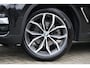 BMW X3 xDrive20i X-Line | 20" | HUD | Trekhaak | Keyless | LED | Hifi | Alarm kl.3 | Sportstoelen | Stoelverwarming | Live Cockpit Pro | Etc.