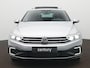 Volkswagen Passat Variant 1.4 TSI PHEV GTE Highline Automaat - 360 camera - Trekhaak - Panoramaschuif-kanteldak - Navigatie - Stoelverwarming