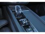 Volvo XC60 T8 Recharge AWD Ultra Black Edition - Luchtvering - Panorama/schuifdak - IntelliSafe Assist & Surround - 360º Camera - Bowers & Wilkins audio - Adaptieve LED koplampen - Verwarmde voorstoelen, stuur & achterbank - Parkeersensoren voor & achter - Elektr. bedienb. voorstoelen met geheugen - Geventileerde voorstoelen - Head up display - Draadloze tel. lader - Extra getint glas - 22' LMV