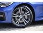 BMW 3-Serie Touring 330i xDrive High Executive M-pakket | Pano | HUD | 19" | Laser | Keyless | Hifi | Camera | DAB | Elektr. stoel + mem | Alarm kl.3 | Etc.