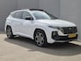 Hyundai Tucson 1.6 T-GDI PHEV N Line Sky 4WD automaat / Dealer onderhouden / Fabrieksgarantie tot 02-2027 / Glazen schuif- en kanteldak / Trekgewicht 1350 kg / EAER bereik 62 km bereik stad 74 km / Elektrische achterklep / Stuur- Stoel & Achterbankverwarming / Stoelventilatie /