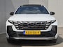 Hyundai Tucson 1.6 T-GDI PHEV N Line Sky 4WD automaat / Dealer onderhouden / Fabrieksgarantie tot 02-2027 / Glazen schuif- en kanteldak / Trekgewicht 1350 kg / EAER bereik 62 km bereik stad 74 km / Elektrische achterklep / Stuur- Stoel & Achterbankverwarming / Stoelventilatie /