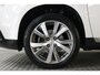 Peugeot 2008 1.2 PureTech Allure Distributieriem v.v. | All-seasons | Panorama | Climate | Cruise | Lichtmetaal.