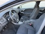Volvo V40 1.6 T2 Summum / Xenon / 16" Velgen / Stoel verwarming / Voorruit verwarming /
