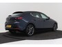 Mazda 3 2.0 e-SkyActiv-G M Hybrid 122 Luxury | Trekhaak | Dealer Ond. | CarPlay | Camera | Head-Up | Stoel-/Stuurverwarming |