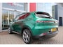 Alfa Romeo Tonale 1.5T Hybrid 160PK VELOCE | AFNEEMBARE TREKHAAK | PREMIUM PACK: LEDEREN BEKLEDING/GEVENTILEERDE VOORSTOELEN/4-VOUDIG ELEKTRISCH VERSTELBARE LENDESTEUN VOORSTOELEN/ELEKTRISCH BEDIENBARE VOORSTOELEN/GEHEUGEN OP DE BESTUUDERSSTOEL/HOOGGLANS ZWARTE RAAMOMLIJSTING/AMBIENT LIGHTING | TECHNOLOGY PACK: PARKEERWAARSCHUWING VOOR EN ACHTER/360° CAMERA/AUTOMATISCH INPARKEREN/ AUTONOMOUS DRIVING LEVEL 2: ADAPTIVE CRUISE CONTROL/LANE CENTERING ASSIST/TRAFFIC JAM ASSIST DODEHOEK DETECTIE AUTOMATISCH DIMMENDE BUITENSPIEGELS ELEKTRISCH BEDIENBARE ACHTERKLEP | WINTERPACK: STOELVERWARMING VOOR/STUURVERWARMING/VERWARMBARE RUITENSPROEIERS | HARMAN KARDON SOUND SYSTEM | 20" LICHTMETALEN VELGEN "GRAPHITE GREY" | DRAADLOZE TELEFOONLADER | NAVIGATIE | DRAADLOZE APPLE CARPLAY/ANDROID AUTO | FULL LED MATRIX KOPLAMPEN |