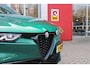 Alfa Romeo Tonale 1.5T Hybrid 160PK VELOCE | AFNEEMBARE TREKHAAK | PREMIUM PACK: LEDEREN BEKLEDING/GEVENTILEERDE VOORSTOELEN/4-VOUDIG ELEKTRISCH VERSTELBARE LENDESTEUN VOORSTOELEN/ELEKTRISCH BEDIENBARE VOORSTOELEN/GEHEUGEN OP DE BESTUUDERSSTOEL/HOOGGLANS ZWARTE RAAMOMLIJSTING/AMBIENT LIGHTING | TECHNOLOGY PACK: PARKEERWAARSCHUWING VOOR EN ACHTER/360° CAMERA/AUTOMATISCH INPARKEREN/ AUTONOMOUS DRIVING LEVEL 2: ADAPTIVE CRUISE CONTROL/LANE CENTERING ASSIST/TRAFFIC JAM ASSIST DODEHOEK DETECTIE AUTOMATISCH DIMMENDE BUITENSPIEGELS ELEKTRISCH BEDIENBARE ACHTERKLEP | WINTERPACK: STOELVERWARMING VOOR/STUURVERWARMING/VERWARMBARE RUITENSPROEIERS | HARMAN KARDON SOUND SYSTEM | 20" LICHTMETALEN VELGEN "GRAPHITE GREY" | DRAADLOZE TELEFOONLADER | NAVIGATIE | DRAADLOZE APPLE CARPLAY/ANDROID AUTO | FULL LED MATRIX KOPLAMPEN |