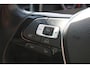 Volkswagen Polo 1.0 TSI 95pk Highline / Navigatie / LM 15 inch / Parkeersensoren V+A / Adaptive cruise / Verwarmb voorstoelen
