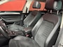 Volkswagen Passat Variant 1.6 TDI Connected Series Plus | Automaat | Adaptive cruise | Pano | Half leder