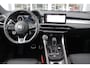 Alfa Romeo Tonale 1.5T Hybrid 160PK VELOCE | PREMIUM PACK: LEDEREN BEKLEDING/GEVENTILEERDE VOORSTOELEN/4-VOUDIG ELEKTRISCH VERSTELBARE LENDESTEUN VOORSTOELEN/HOOGGLANS ZWARTE RAAMOMLIJSTING/AMBIENT LIGHTING | TECHNOLOGY PACK: PARKEERWAARSCHUWING VOOR EN ACHTER/360° CAMERA/AUTOMATISCH INPARKEREN/ AUTONOMOUS DRIVING LEVEL 2: ADAPTIVE CRUISE CONTROL/LANE CENTERING ASSIST/TRAFFIC JAM ASSIST DODEHOEK DETECTIE AUTOMATISCH DIMMENDE BUITENSPIEGELS ELEKTRISCH BEDIENBARE ACHTERKLEP | WINTERPACK: STOELVERWARMING VOOR/STUURVERWARMING/VERWARMBARE RUITENSPROEIERS | 19" LICHTMETALEN VELGEN  | DRAADLOZE TELEFOONLADER | NAVIGATIE | DRAADLOZE APPLE CARPLAY/ANDROID AUTO | FULL LED MATRIX KOPLAMPEN |