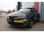 Alfa Romeo Tonale 1.5T Hybrid 160PK VELOCE | PREMIUM PACK: LEDEREN BEKLEDING/GEVENTILEERDE VOORSTOELEN/4-VOUDIG ELEKTRISCH VERSTELBARE LENDESTEUN VOORSTOELEN/HOOGGLANS ZWARTE RAAMOMLIJSTING/AMBIENT LIGHTING | TECHNOLOGY PACK: PARKEERWAARSCHUWING VOOR EN ACHTER/360° CAMERA/AUTOMATISCH INPARKEREN/ AUTONOMOUS DRIVING LEVEL 2: ADAPTIVE CRUISE CONTROL/LANE CENTERING ASSIST/TRAFFIC JAM ASSIST DODEHOEK DETECTIE AUTOMATISCH DIMMENDE BUITENSPIEGELS ELEKTRISCH BEDIENBARE ACHTERKLEP | WINTERPACK: STOELVERWARMING VOOR/STUURVERWARMING/VERWARMBARE RUITENSPROEIERS | 19" LICHTMETALEN VELGEN  | DRAADLOZE TELEFOONLADER | NAVIGATIE | DRAADLOZE APPLE CARPLAY/ANDROID AUTO | FULL LED MATRIX KOPLAMPEN |