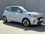 Hyundai i10 1.0 Comfort Smart 5-zits Automaat / Fabrieksgarantie t/m 06-2029 / Dealer onderhouden / Stuur- en stoelverwarming / Navigatie / Apple Carplay Android / Camera / 15" LM wielen & All Season banden /