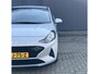 Hyundai i10 1.0 Comfort Smart 5-zits Automaat / Fabrieksgarantie t/m 06-2029 / Dealer onderhouden / Stuur- en stoelverwarming / Navigatie / Apple Carplay Android / Camera / 15" LM wielen & All Season banden /