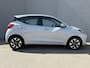 Hyundai i10 1.0 Comfort Smart 5-zits Automaat / Fabrieksgarantie t/m 06-2029 / Dealer onderhouden / Stuur- en stoelverwarming / Navigatie / Apple Carplay Android / Camera / 15" LM wielen & All Season banden /
