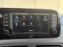 Hyundai i10 1.0 Comfort Smart 5-zits Automaat / Fabrieksgarantie t/m 06-2029 / Dealer onderhouden / Stuur- en stoelverwarming / Navigatie / Apple Carplay Android / Camera / 15" LM wielen & All Season banden /