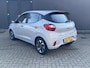 Hyundai i10 1.0 Comfort Smart 5-zits Automaat / Fabrieksgarantie t/m 06-2029 / Dealer onderhouden / Stuur- en stoelverwarming / Navigatie / Apple Carplay Android / Camera / 15" LM wielen & All Season banden /