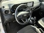 Hyundai i10 1.0 Comfort Smart 5-zits Automaat / Fabrieksgarantie t/m 06-2029 / Dealer onderhouden / Stuur- en stoelverwarming / Navigatie / Apple Carplay Android / Camera / 15" LM wielen & All Season banden /