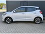 Hyundai i10 1.0 Comfort Smart 5-zits Automaat / Fabrieksgarantie t/m 06-2029 / Dealer onderhouden / Stuur- en stoelverwarming / Navigatie / Apple Carplay Android / Camera / 15" LM wielen & All Season banden /