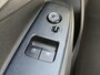 Hyundai i10 1.0 Comfort Smart 5-zits Automaat / Fabrieksgarantie t/m 06-2029 / Dealer onderhouden / Stuur- en stoelverwarming / Navigatie / Apple Carplay Android / Camera / 15" LM wielen & All Season banden /