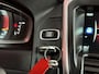 Volvo XC60 2.0 D4 FWD R-Design | Navigatie | Climate Control | Trekhaak | APK 24-11-2026 |