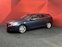 Volvo V60 2.0T Momentum | Leer | Automaat | Trekhaak | APK 01-08-2026 |