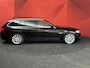 BMW 5-Serie Touring 523i High Executive | Navigatie | Panorama | Automaat | Trekhaak | APK 18-03-2027 |