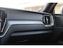 Volvo XC60 T6 350PK Plug-in hybrid AWD Ultra Black Edition / Navigatie / Adaptieve Cruisecontrol / Head Up-Display / Panorama dak / Elektrische stoelen met geheugen / Stuurverwarming / Stoelverwarming v+a / 360 Camera /