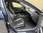 Mazda 3 2.0 e-SkyActiv-X M Hybrid 186 Luxury | Lederen bekleding | Adaptieve cruise | Lane assist | 360 camera | Navigatie | BOSE | Apple CarPlay / Android Auto | Stoel&stuurverwarming | 18 inch velgen | LED | DAB | Keyless entry&start | Head up display | Volledig dealeronderhouden