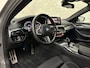 BMW 5-Serie 545e xDrive M-Sport | ACC | Head-Up | 19'' | Stuurverwarming | Sfeerverlichting | Carplay | Sportremmen | Getint Glas | Draadloos Laden | Sportstoelen | Live Cockpit Pro | LED |