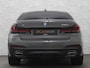 BMW 5-Serie 545e xDrive M-Sport | ACC | Head-Up | 19'' | Stuurverwarming | Sfeerverlichting | Carplay | Sportremmen | Getint Glas | Draadloos Laden | Sportstoelen | Live Cockpit Pro | LED |