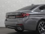 BMW 5-Serie 545e xDrive M-Sport | ACC | Head-Up | 19'' | Stuurverwarming | Sfeerverlichting | Carplay | Sportremmen | Getint Glas | Draadloos Laden | Sportstoelen | Live Cockpit Pro | LED |