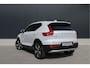 Volvo XC40 1.5 T5 Plug-in hybrid Ultimate Bright - Pano - Trekhaak - Stoel/Stuurverwarming - BLIS - Pilot Assist - 360 Camera - Rijklaar